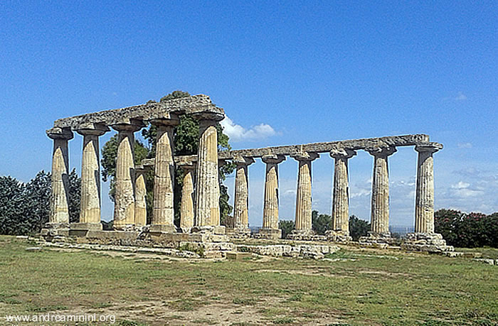 Il tempio delle Tavole Palatine